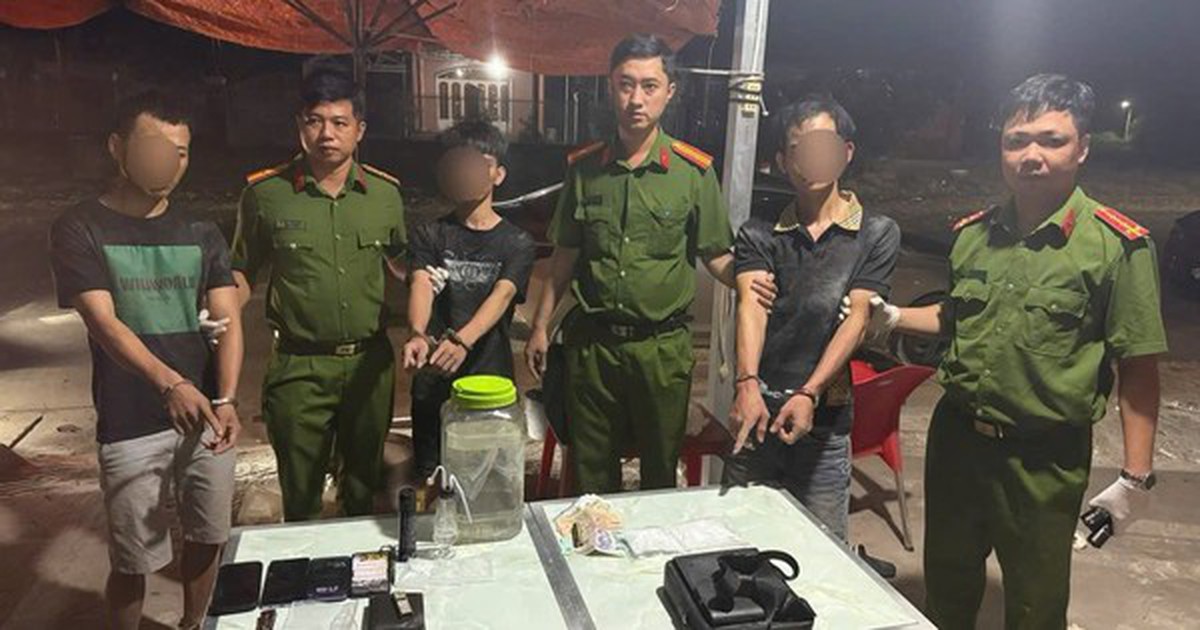 Kiểm tra một khách sạn, Công an TPHCM phối hợp bắt giữ 30 người