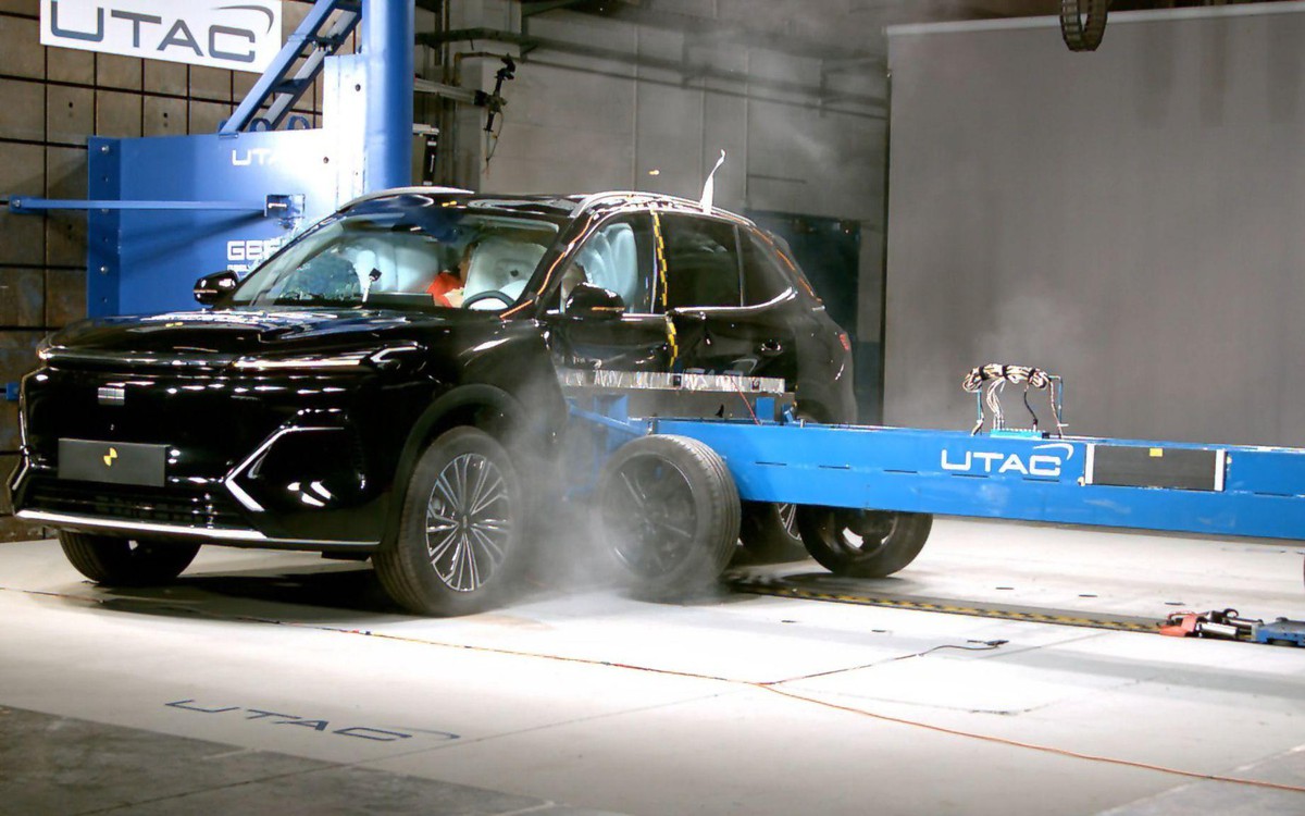 Geely thử nghiệm vượt chuẩn an toàn Euro NCAP tại Pháp, ra mắt AI tự lái tại Bắc Kinh