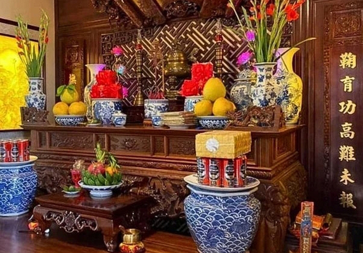 4 loại hoa nên đặt trong phòng thờ