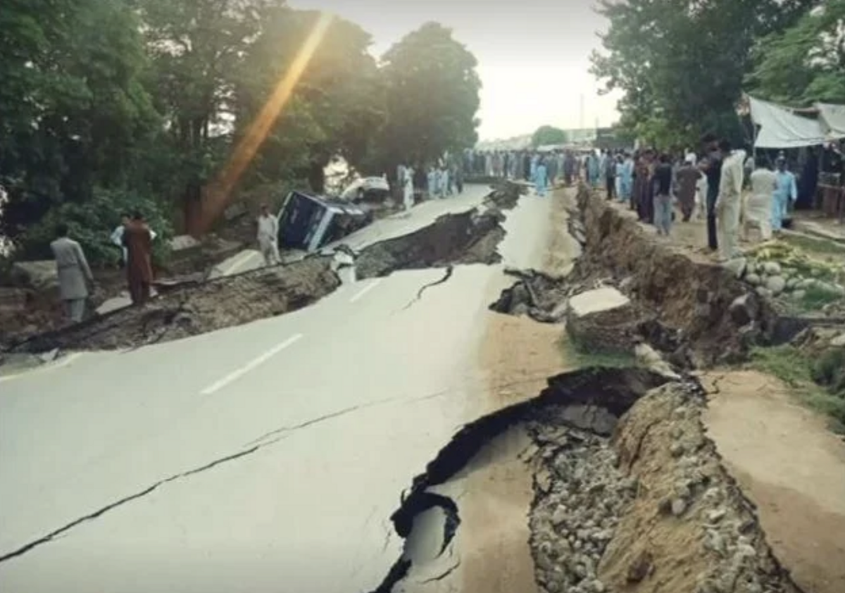 Động đất mạnh 6 độ richter rung chuyển dãy Hindu Kush, người dân Afghanistan và Pakistan hoảng loạn