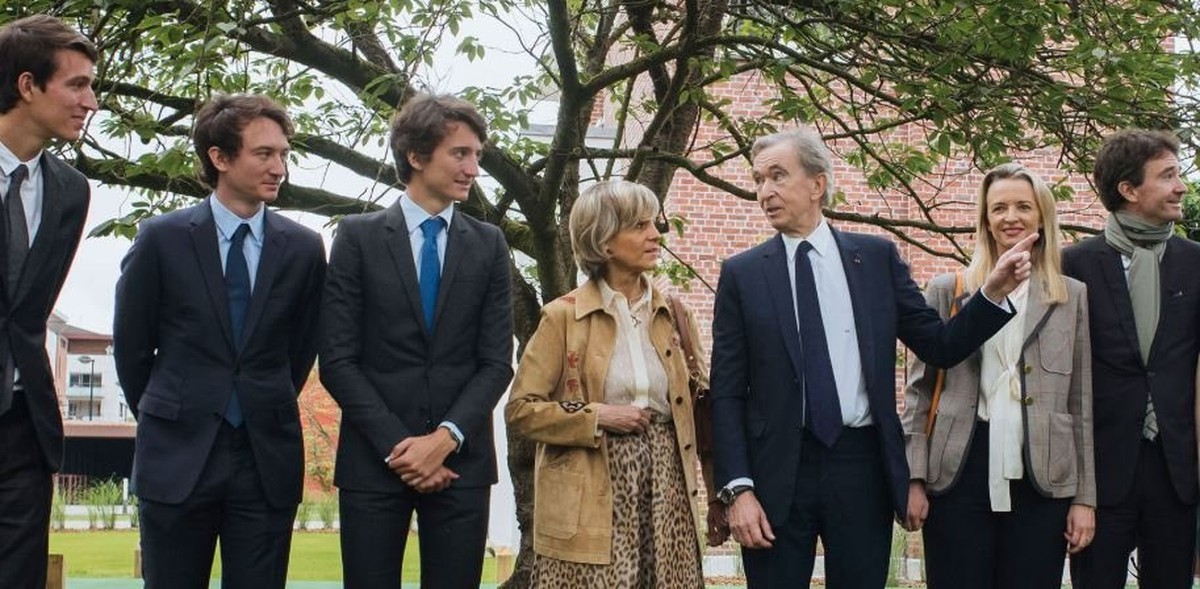 Cuộc sống 5 cậu ấm, cô chiêu nhà tỷ phú Bernard Arnault: Bị đào tạo như quân đội để kế nghiệp đế chế LVMH, bữa trưa cũng là nơi cha "kiểm tra bài cũ"
