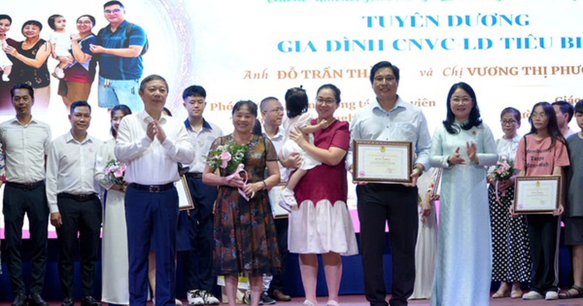 77 gia đình tiêu biểu được tuyên dương tại Ngày hội Gia đình công nhân, viên chức, lao động