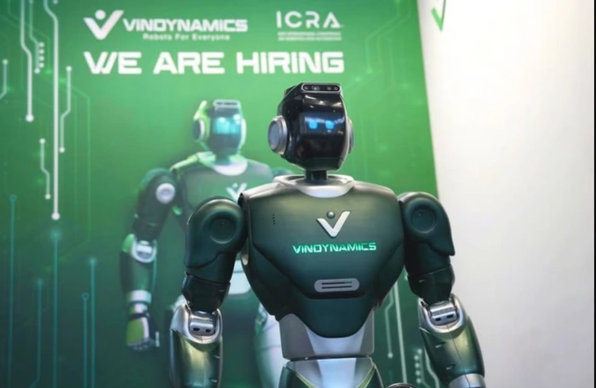 Vingroup chính thức đưa robot hình người lên sâ...