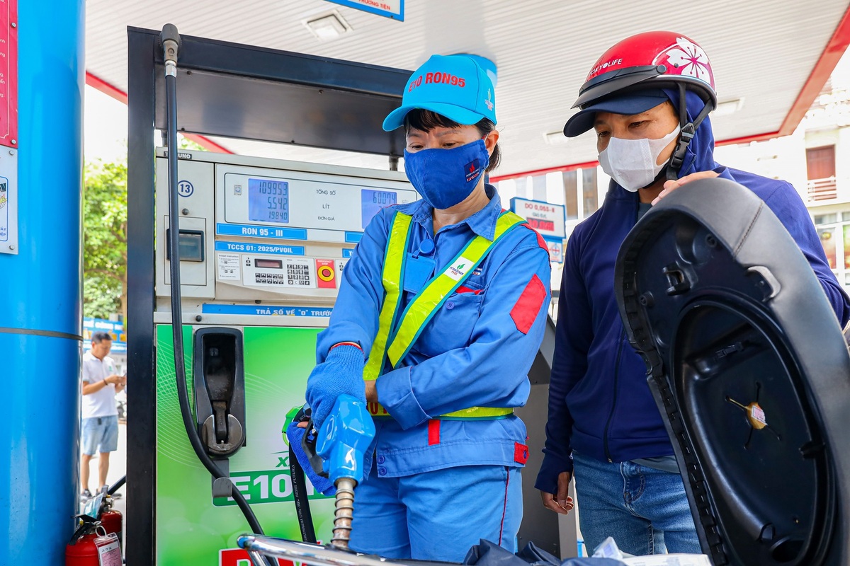 Xăng sinh học E10 thế nào sau gần 1 tuần bán to...