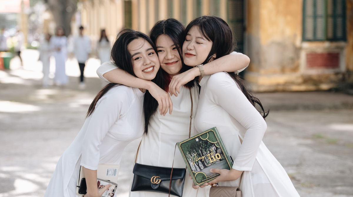 Bức thư gửi sĩ tử của cô hiệu trưởng trường Chu Văn An gây sốt với "5 điều không" trước ngày thi