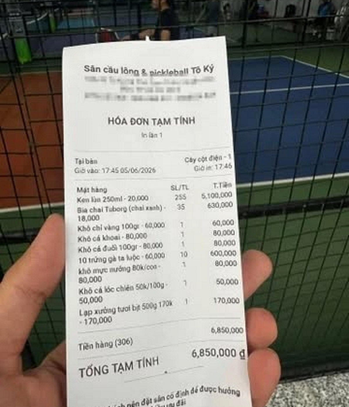 Hóa đơn gần 7 triệu đồng ở sân pickleball: Người trong cuộc lên tiếng làm rõ thông tin 290 lon bia