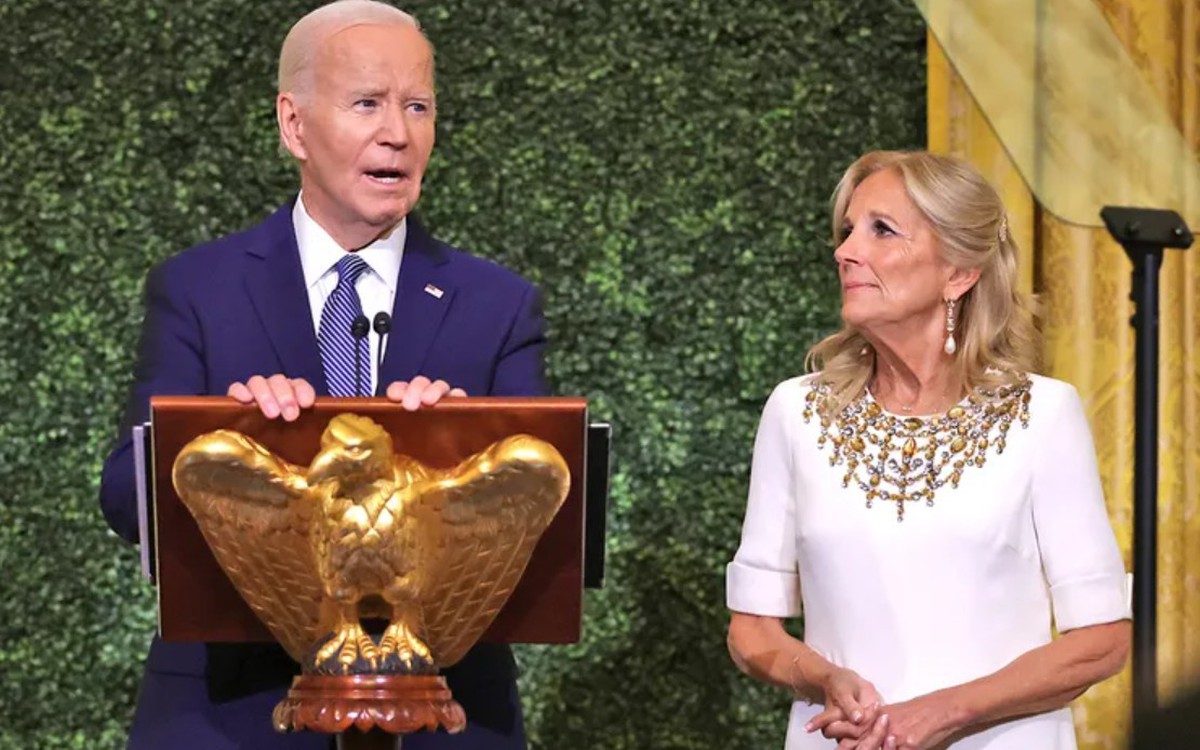Vợ cựu Tổng thống Mỹ Biden thông báo ông mắc ung thư tuyến tiền liệt, đã di căn đến xương