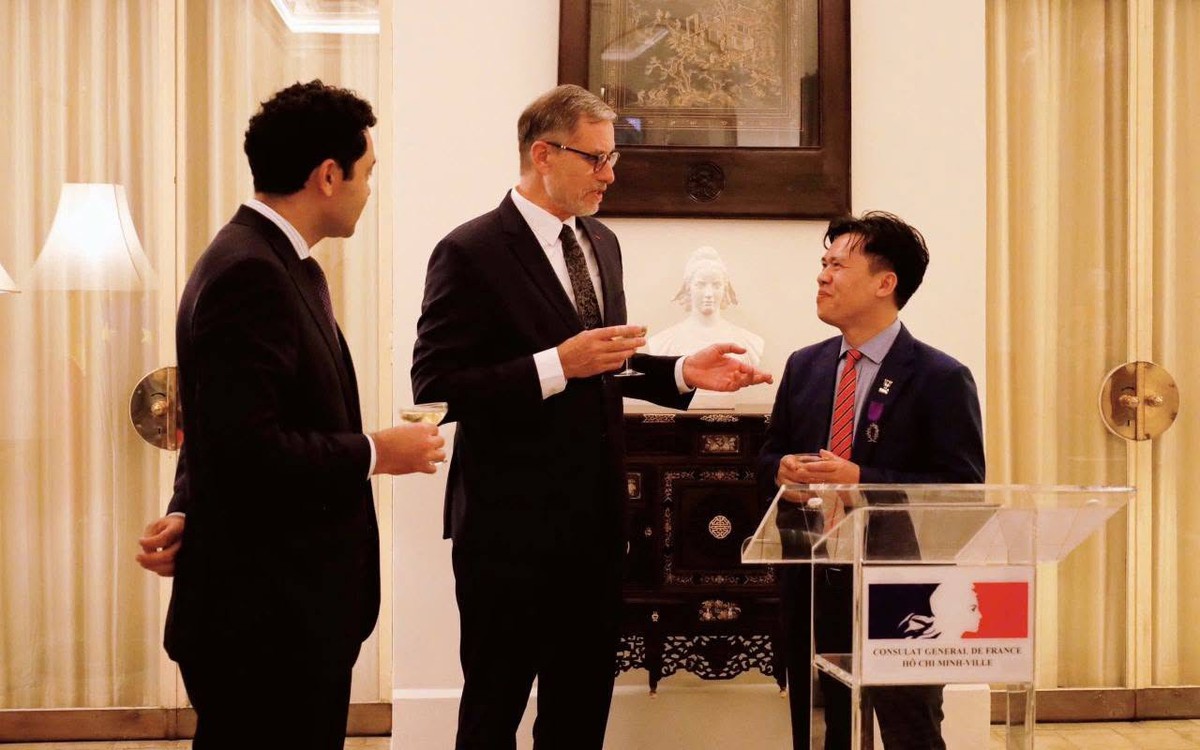 GS.TS Đỗ Văn Đại được trao Huân chương Cành cọ Hàn lâm, một trong những phần thưởng danh giá nhất của nền giáo dục Pháp
