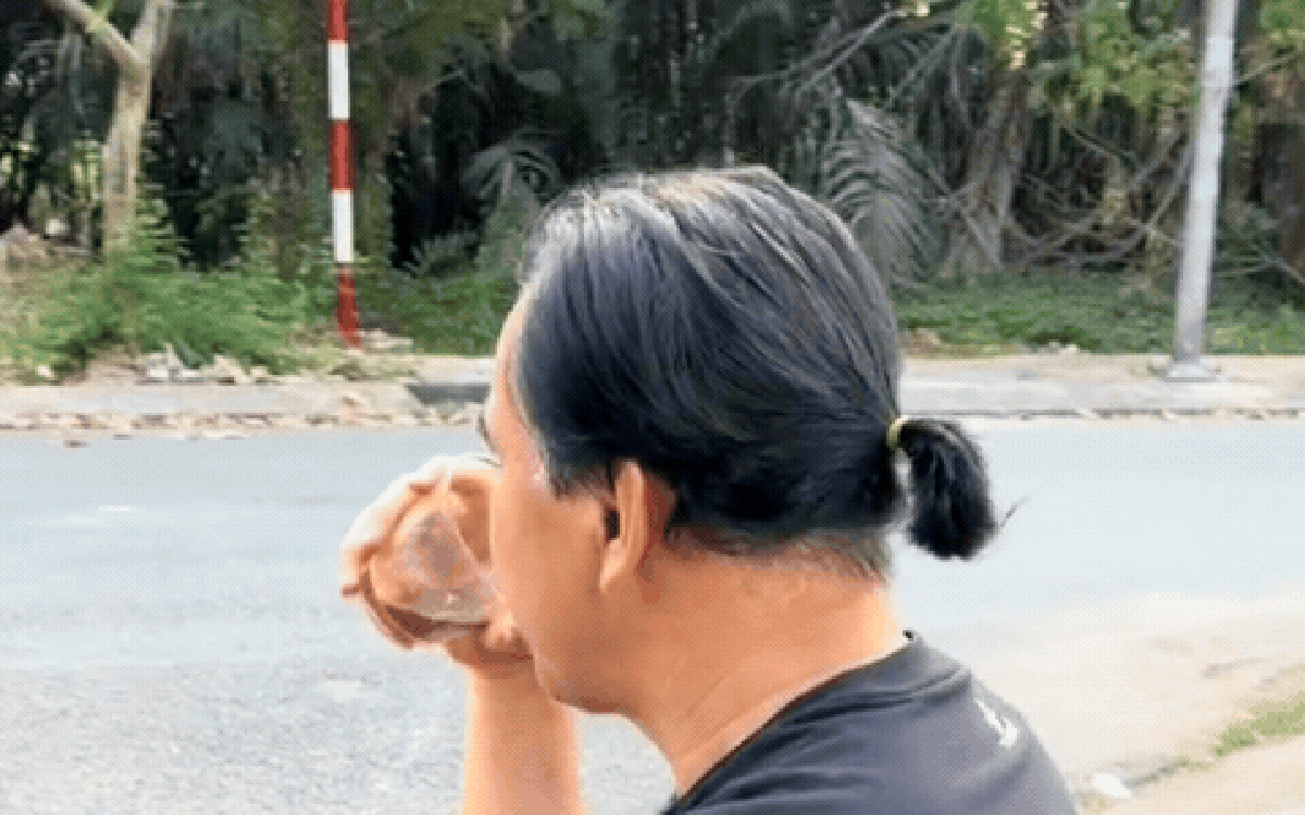 NSƯT ăn lá cây để cầm cự qua ngày giờ là Phó Chủ tịch, ở biệt thự 21 tỷ ngay khu nhà giàu TP.HCM