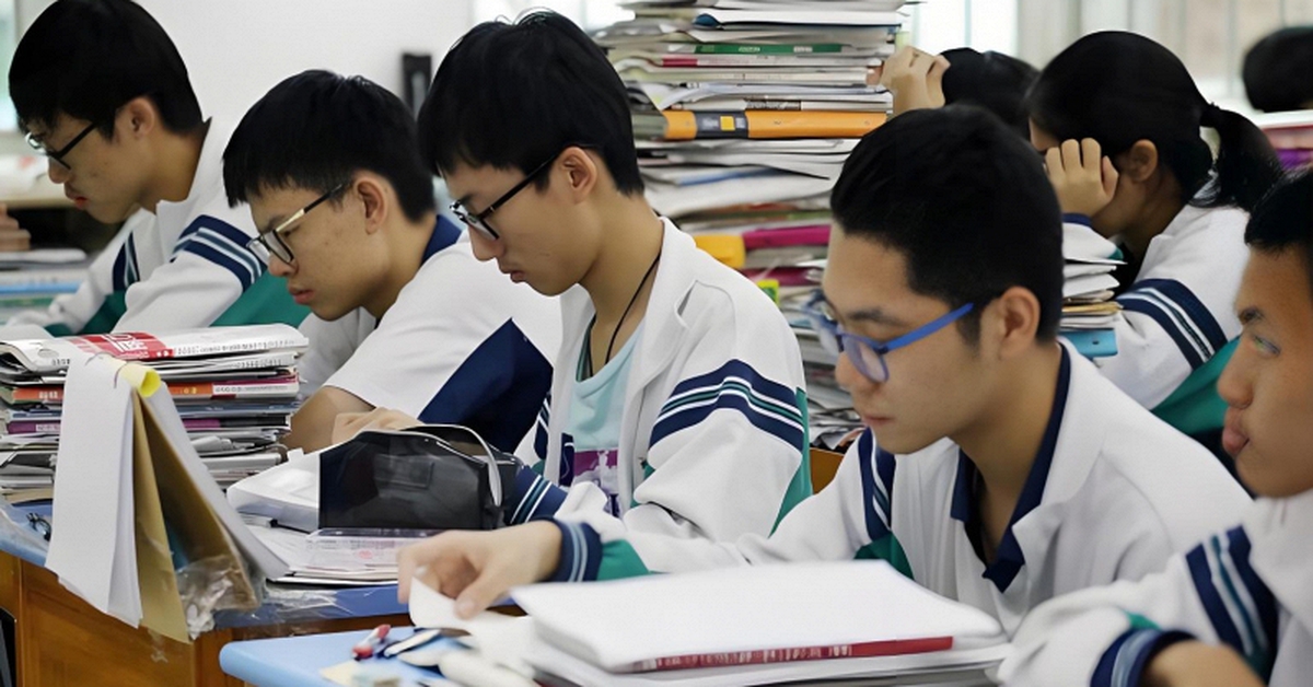 GVCN 20 năm tiết lộ: Học sinh sở hữu 4 dấu hiệu lạ này đều là học sinh giỏi "ngầm", cha mẹ cứ yên tâm