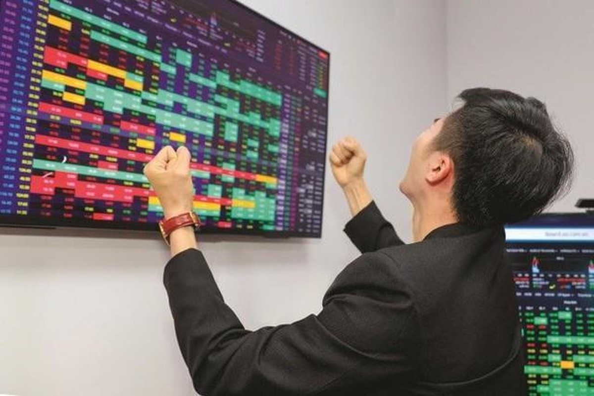Một công ty chứng khoán ước lãi kỷ lục sau 6 tháng