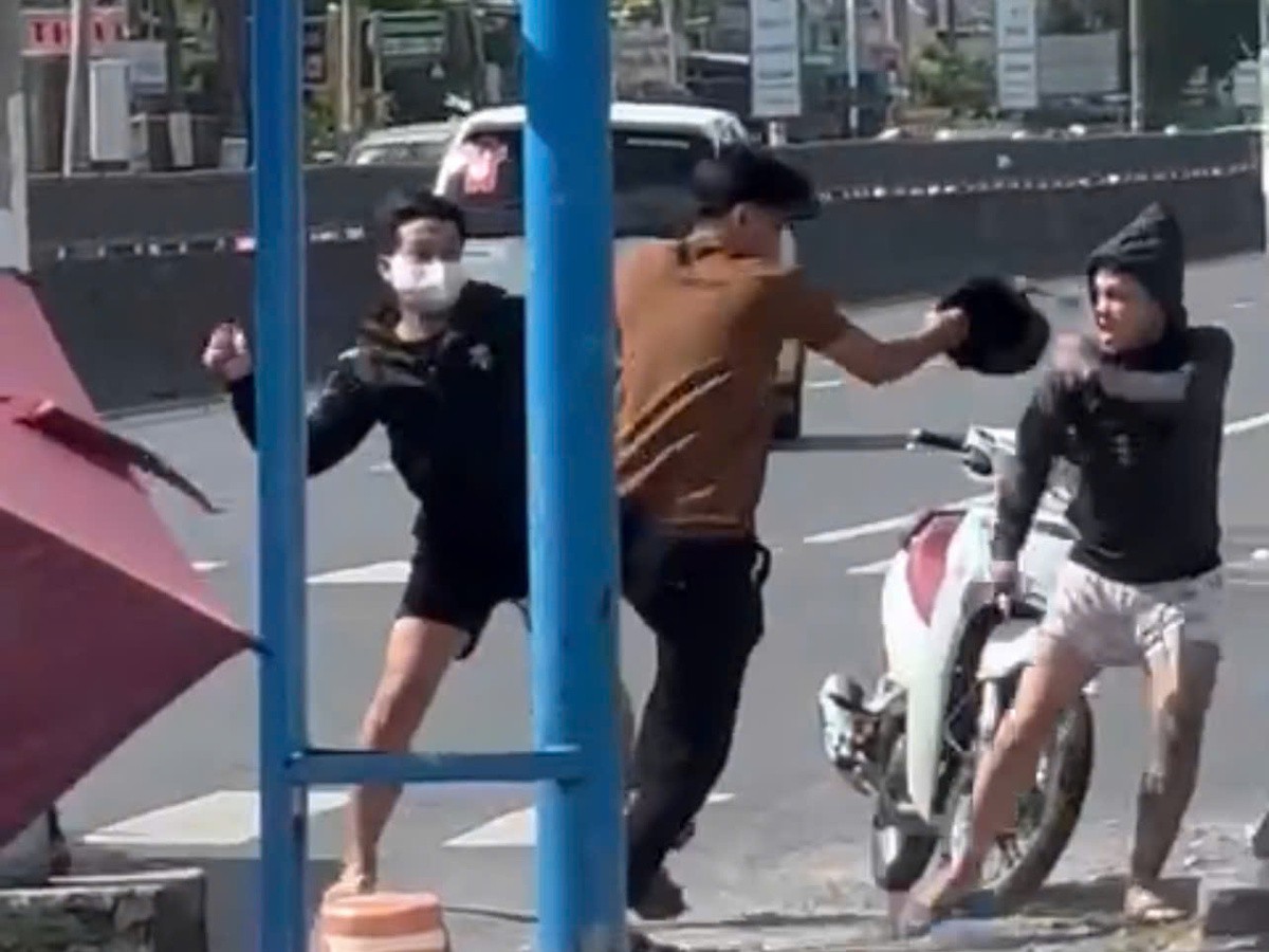 Truy tìm nhóm thanh niên nẹt pô rồi rút dao đâm người trên quốc lộ
