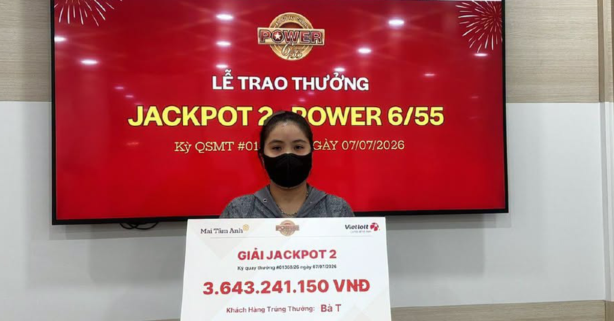 Người phụ nữ TP.HCM trúng Vietlott hơn 3,6 tỷ đồng, không đeo mặt nạ khi nhận giải