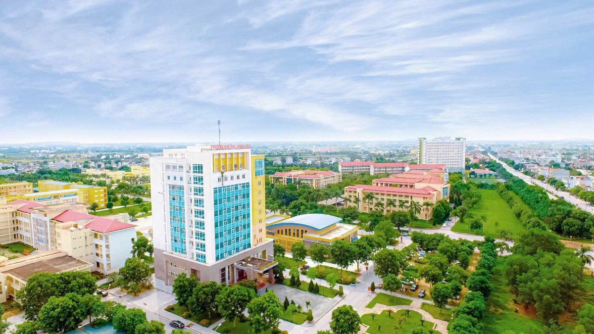 Việt Nam vừa sáp nhập 2 trường đại học, tạo ra cơ sở giáo dục có hơn 19.500 sinh viên, sở hữu 58 Phó Giáo sư, 318 Tiến sĩ và 350 thạc sĩ
