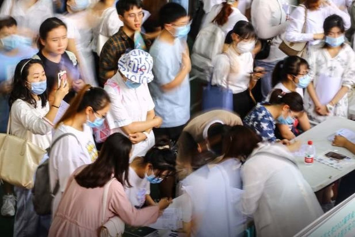 "Tôi lâm vào ngõ cụt rồi": Tiến sĩ than trời vì...