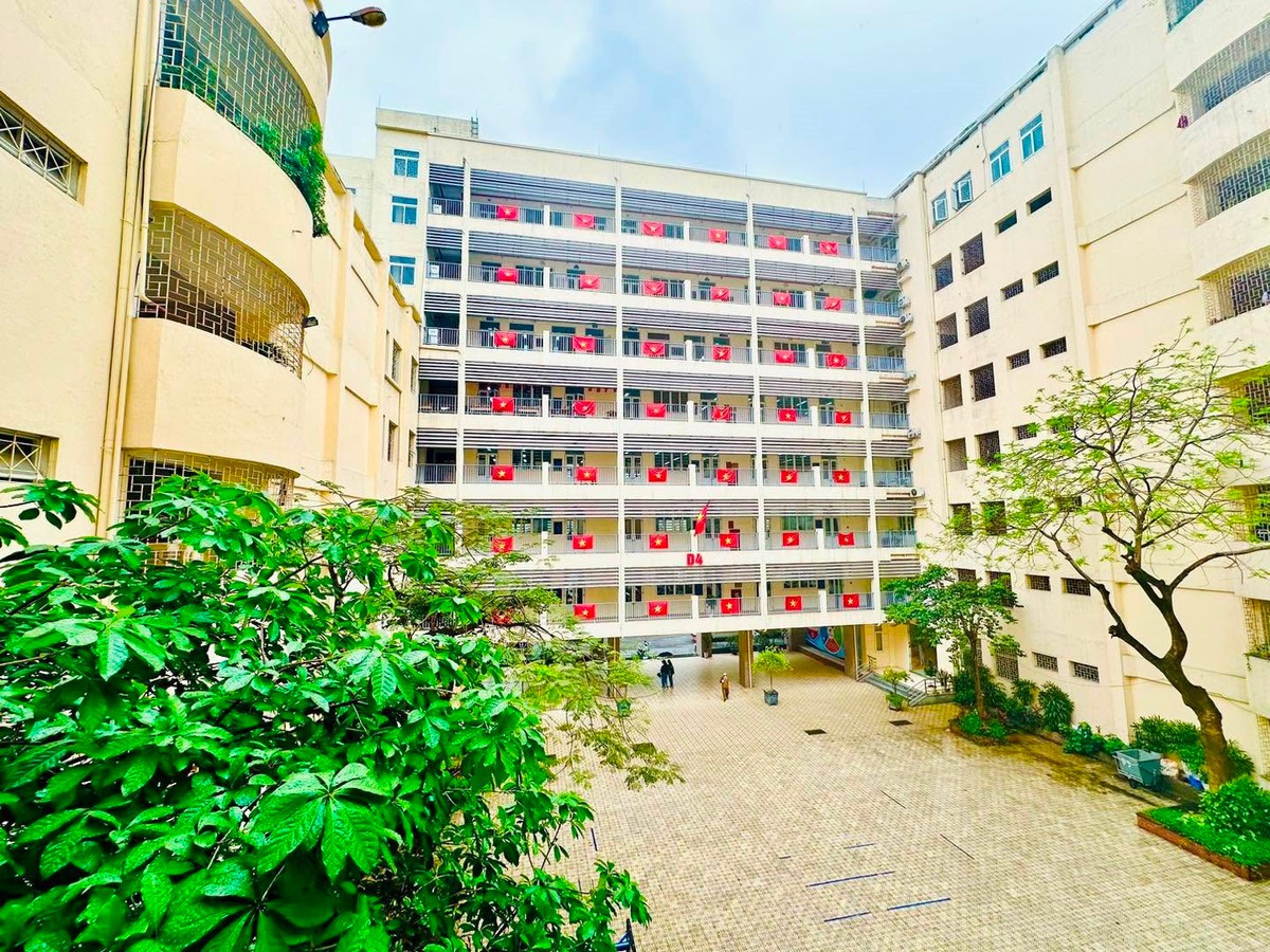 Ngôi trường có tỷ lệ chọi lớp 10 “khủng” nhất Việt Nam là "lò luyện" của nữ sinh vừa thủ khoa A01 vừa là á khoa D01 toàn quốc