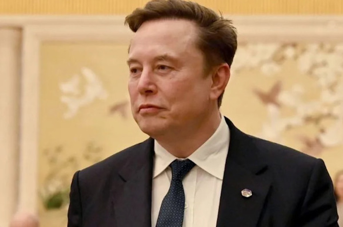Elon Musk công khai ủng hộ lời chỉ trích khoản từ thiện 26 tỷ USD của vợ cũ Jeff Bezos: "Tiêu một đống tiền để làm thế giới tồi thêm"