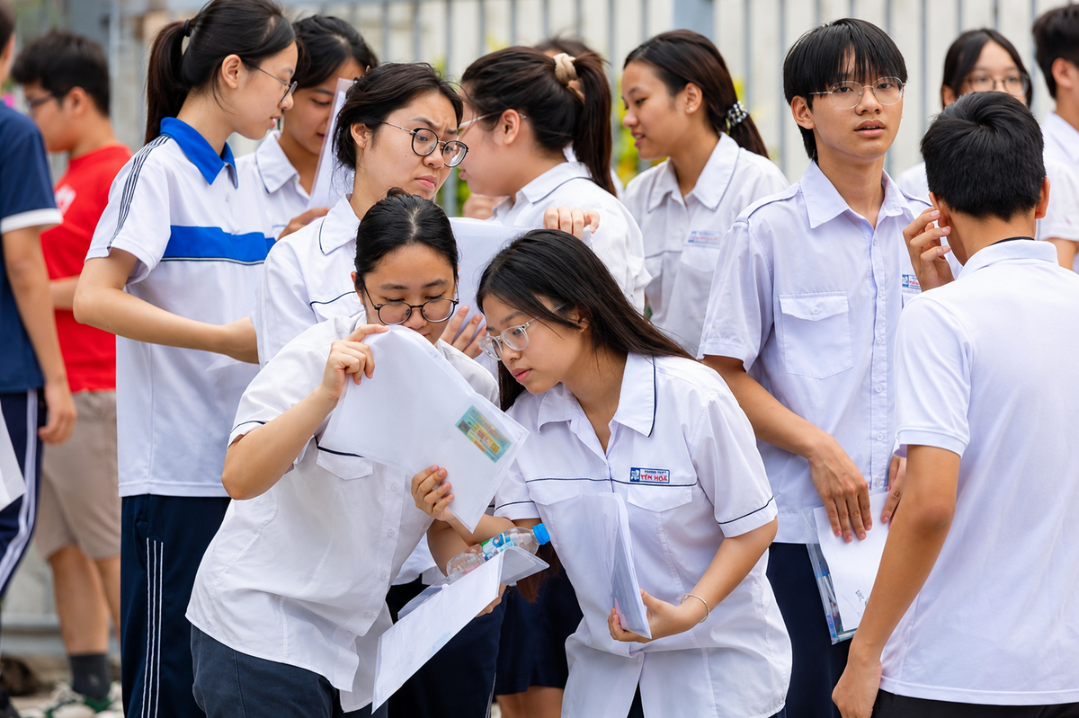 "Bảng vàng" 45 thủ khoa thi tốt nghiệp THPT 2026 của 34 tỉnh, thành