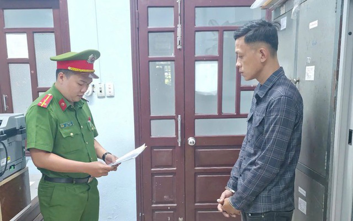 Thi hành lệnh bắt tạm giam nhân viên giao hàng Lê Tấn Hùng SN 1997