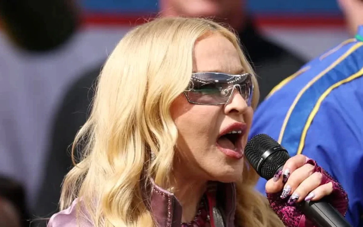 Biểu diễn ở World Cup, Shakira, Madonna, Justin...
