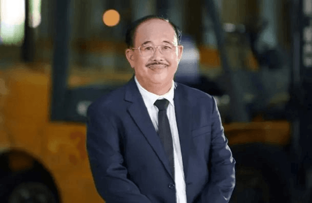 Cổ phiếu tăng 40% trong 1 ngày, gia đình doanh ...