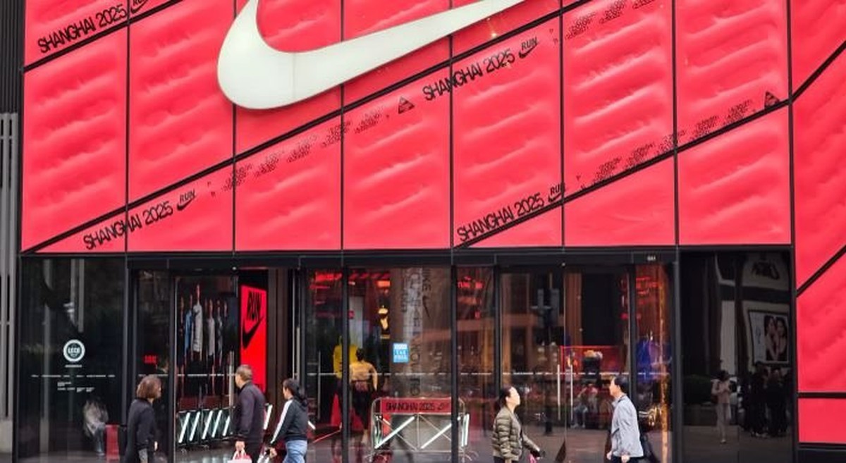 Nóng: Nike cắt đứt quan hệ với hàng nghìn nhà p...