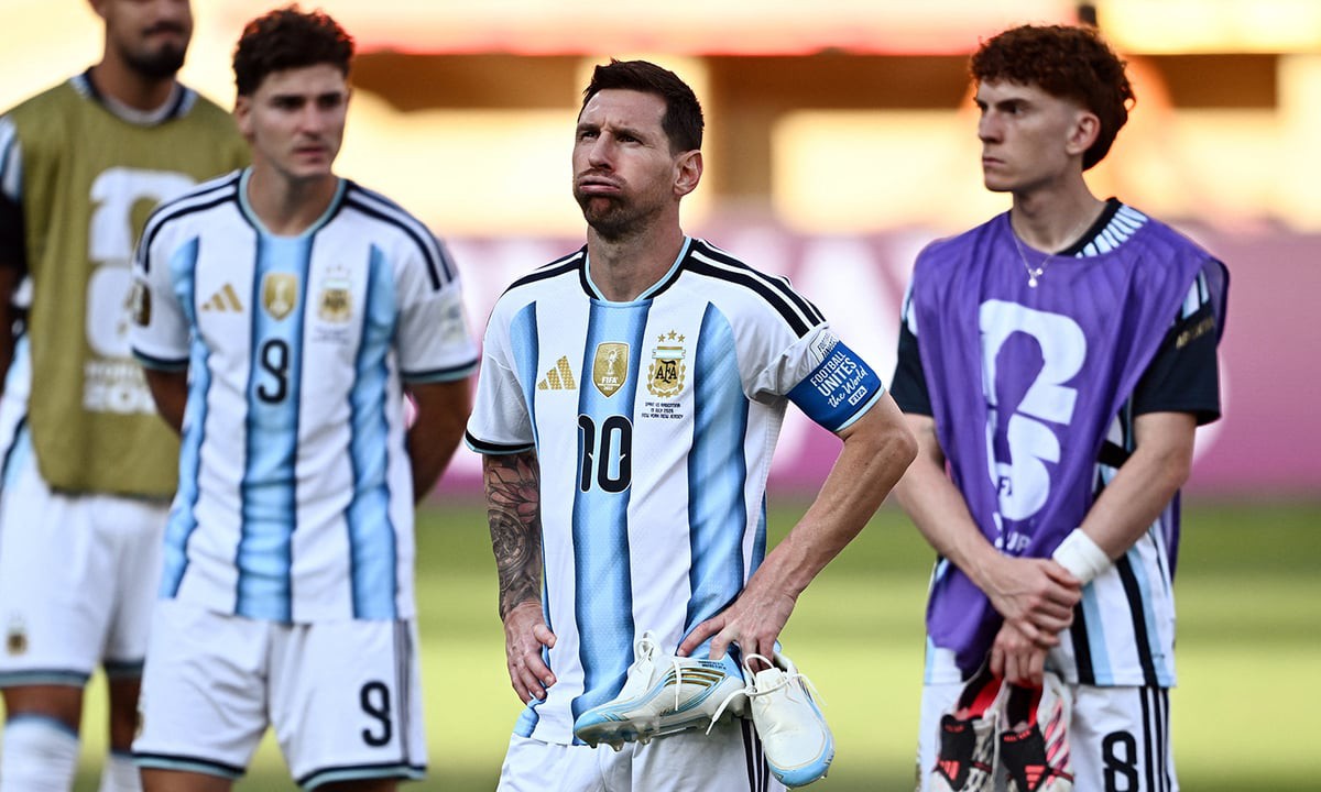 Chỉ 1 câu của Messi khiến dân mạng sôi sục "thuyết âm mưu", sự thật là gì?