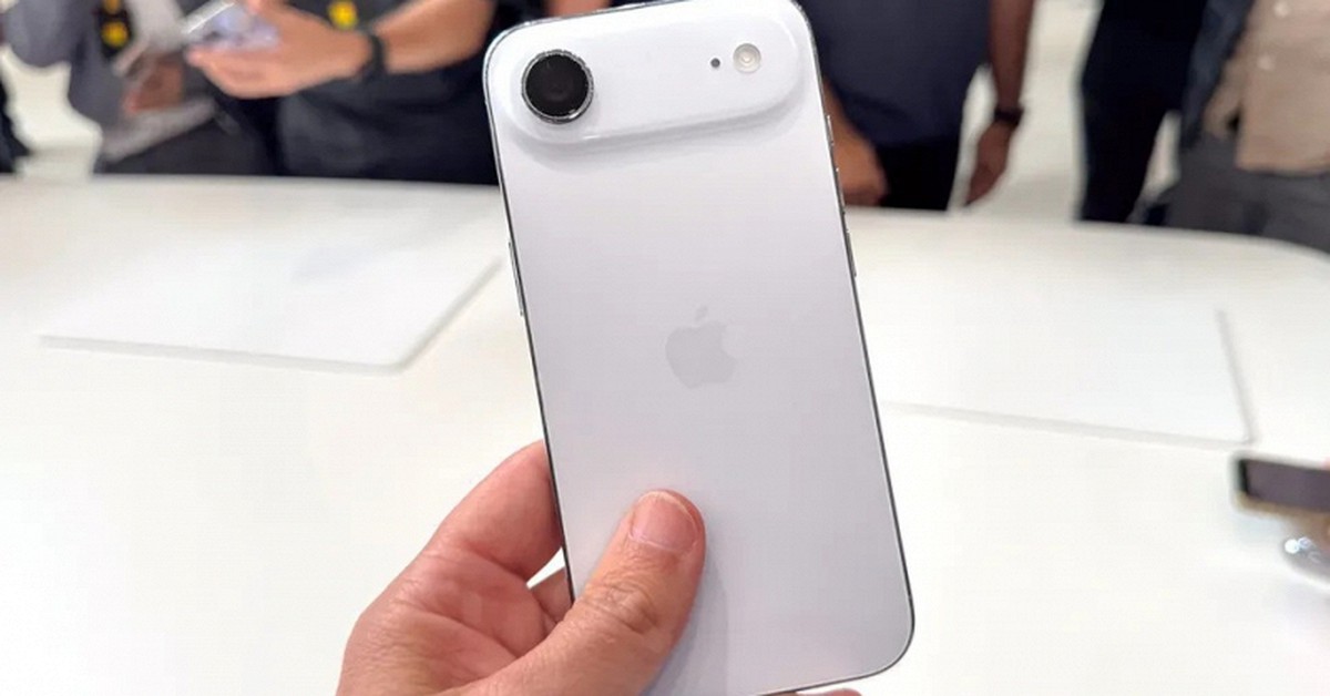 Chiếc iPhone rớt giá chưa từng có trong lịch sử: "Bốc hơi" hơn 11 triệu đồng chỉ sau chưa đầy một năm