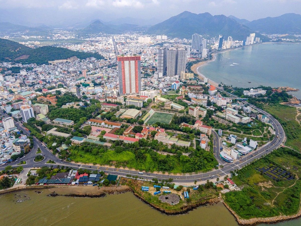 1 trường đại học vùng vừa công bố doanh thu hơn 358 tỷ đồng: Sở hữu 437 Giáo sư, Phó Giáo sư, Tiến sĩ và Thạc sĩ , quy mô 15.000 sinh viên