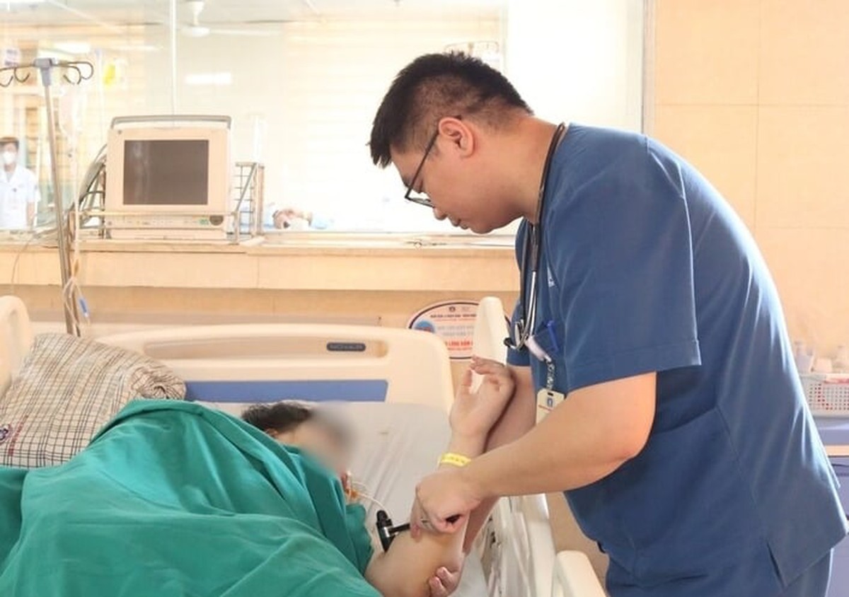 Nam sinh 15 tuổi đột quỵ, bác sĩ cảnh báo dấu hiệu không nên bỏ qua