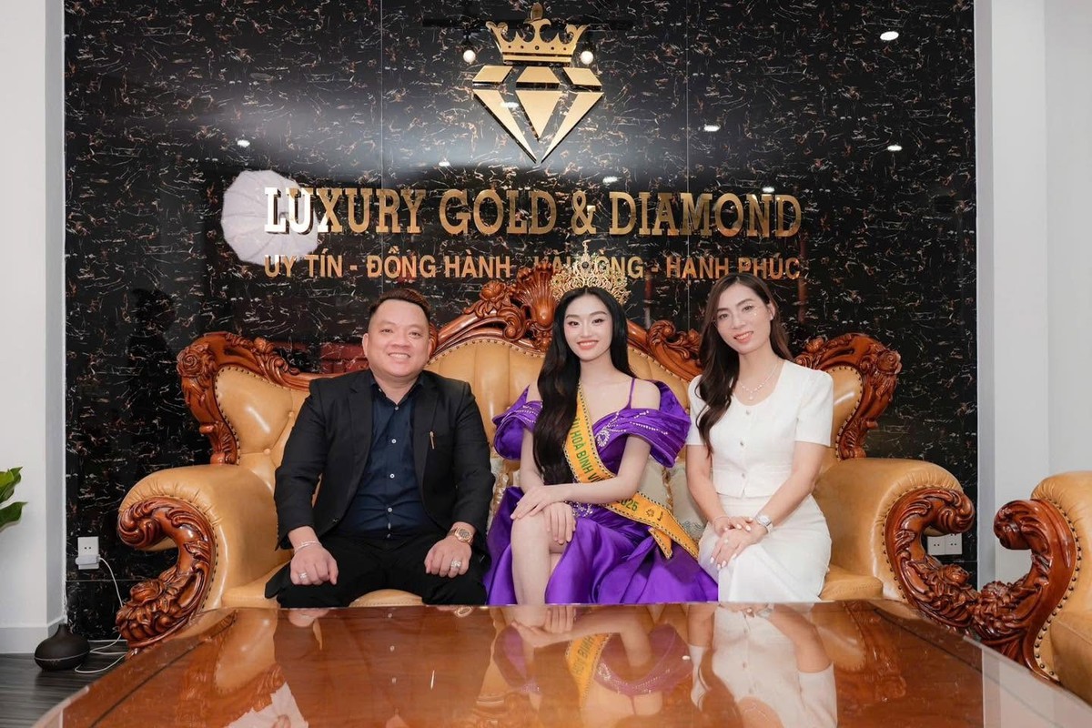 Nóng: Thêm thương hiệu kim cương từng tài trợ v...
