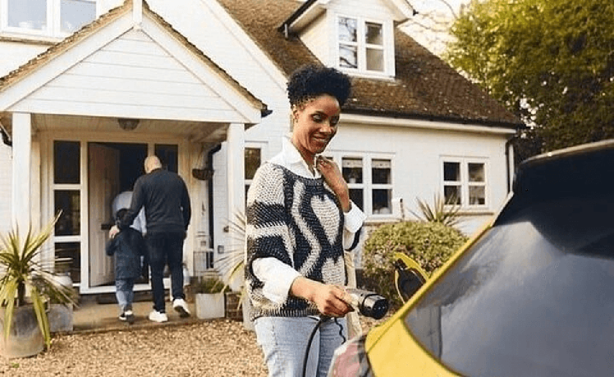 Giảm VAT về 0%: Người sạc xe điện tại nhà ở Anh hưởng lợi lớn