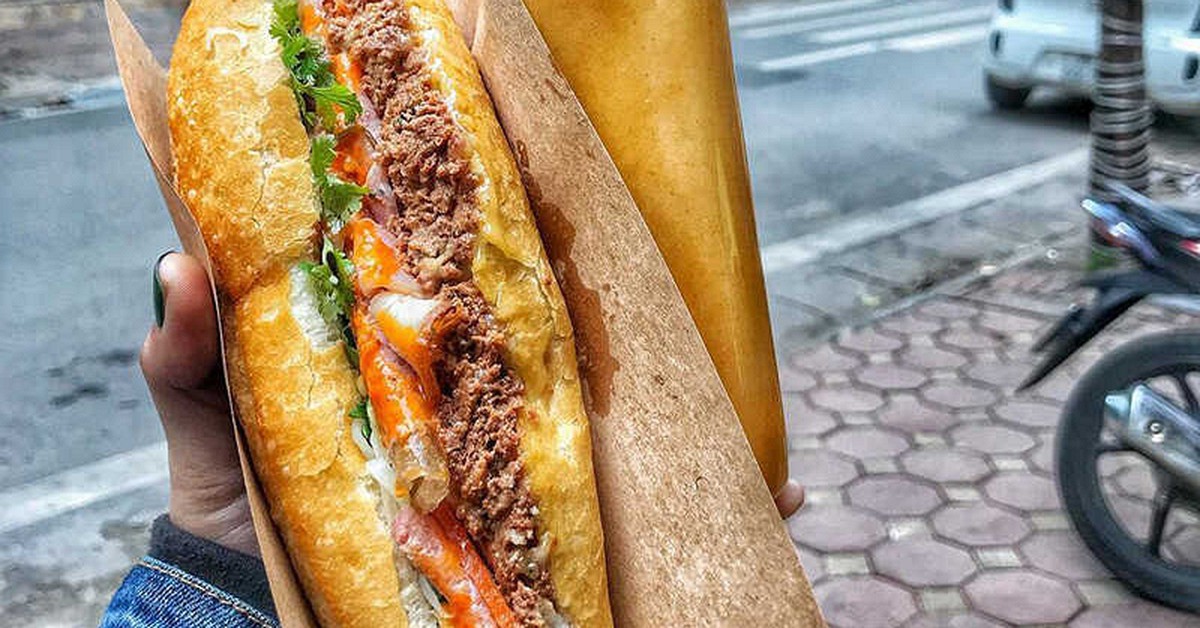 Nóng: Cửa hàng bánh mì nổi tiếng bị phạt 14 triệu đồng vì vi phạm hàng loạt quy định an toàn thực phẩm