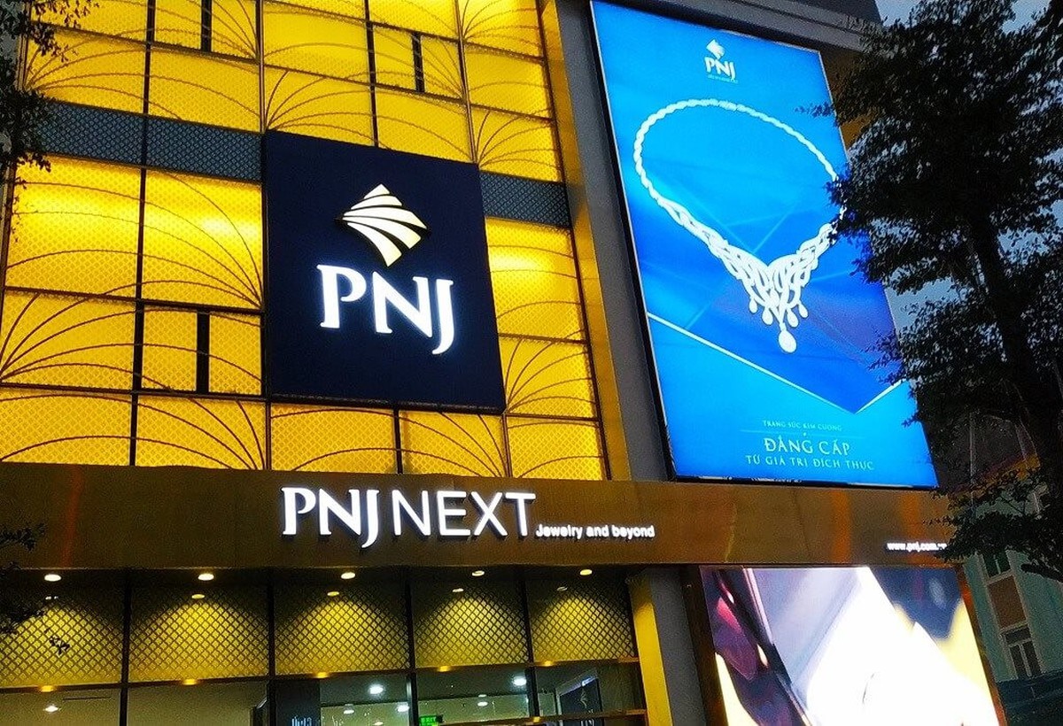 Biến lớn tại PNJ: Hơn 1.270 tỷ đồng được vung ra, ai đang giải cứu?