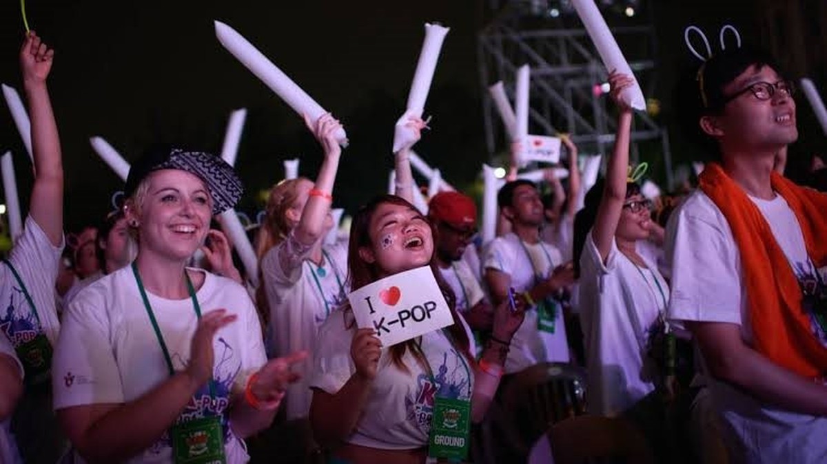 Những dòng mã đang viết lại văn hóa fandom: Liệ...
