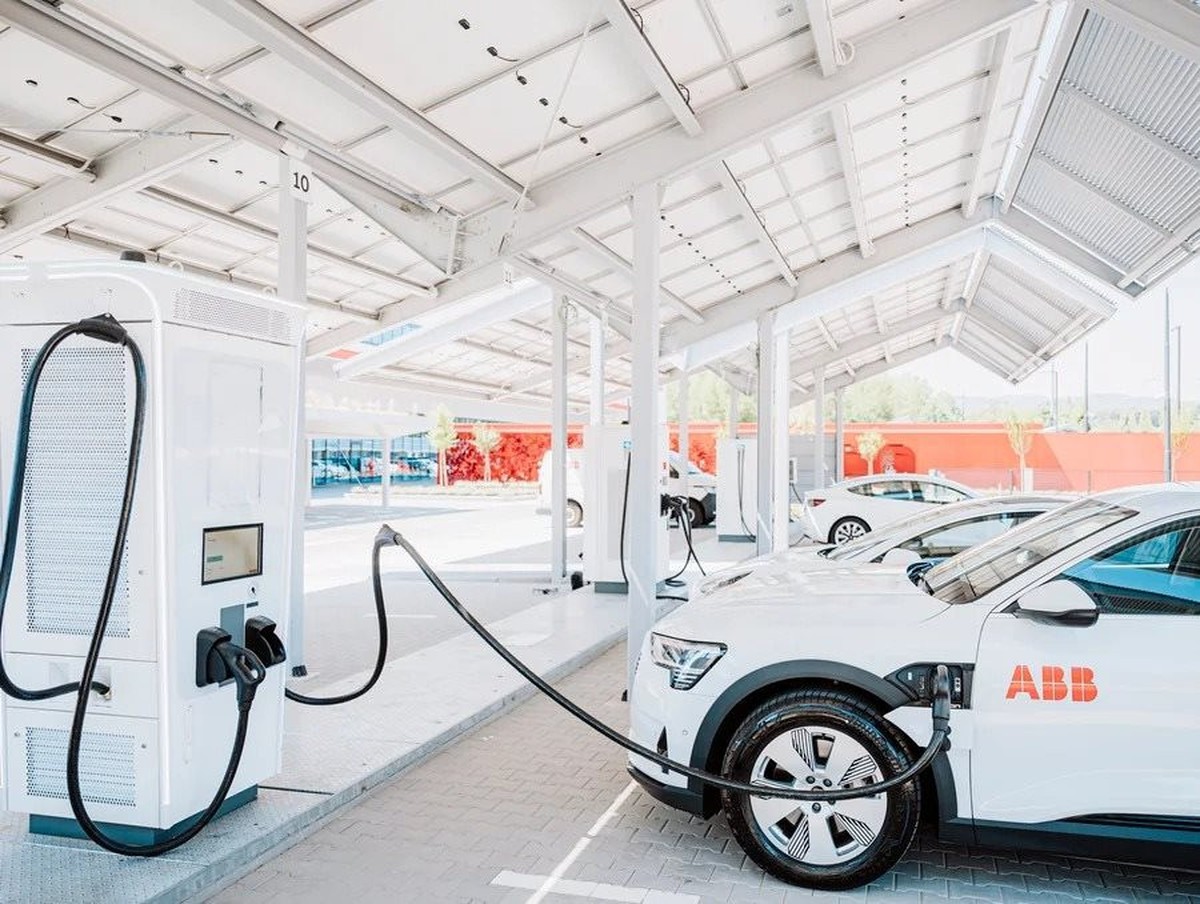 Châu Âu rót gần 200 tỷ euro vào xe điện: 109 tỷ...