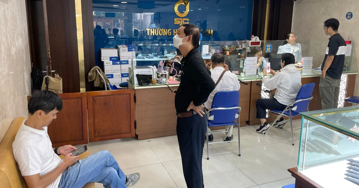 Nhìn lại một tuần 'chao đảo' thị trường kim cương, vàng bạc