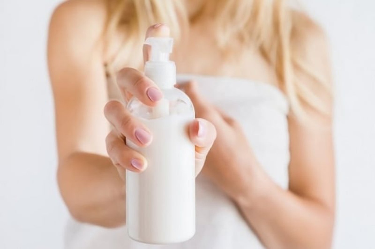 Hai lô mỹ phẩm tắm gội bị thu hồi khẩn