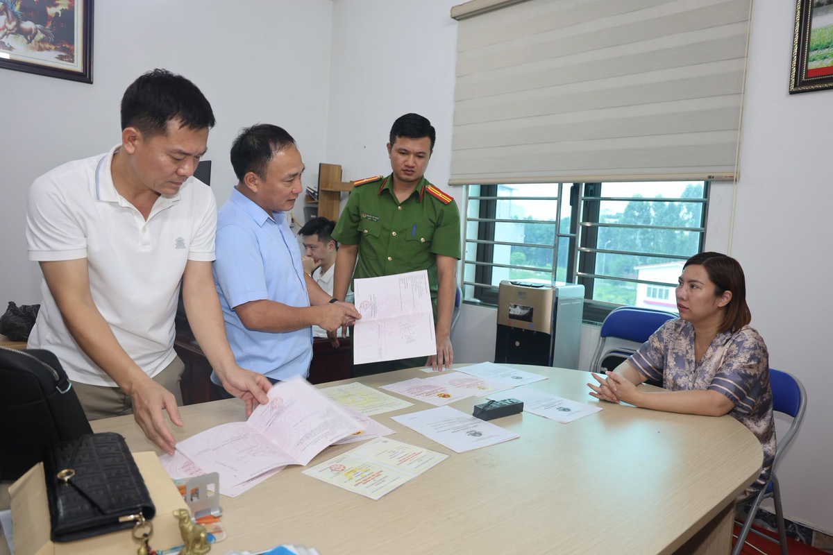 Khám xét khẩn cấp, khởi tố Lê Thị Kim Nhung liên quan 600 tỷ đồng, thu giữ 1.874 hợp đồng