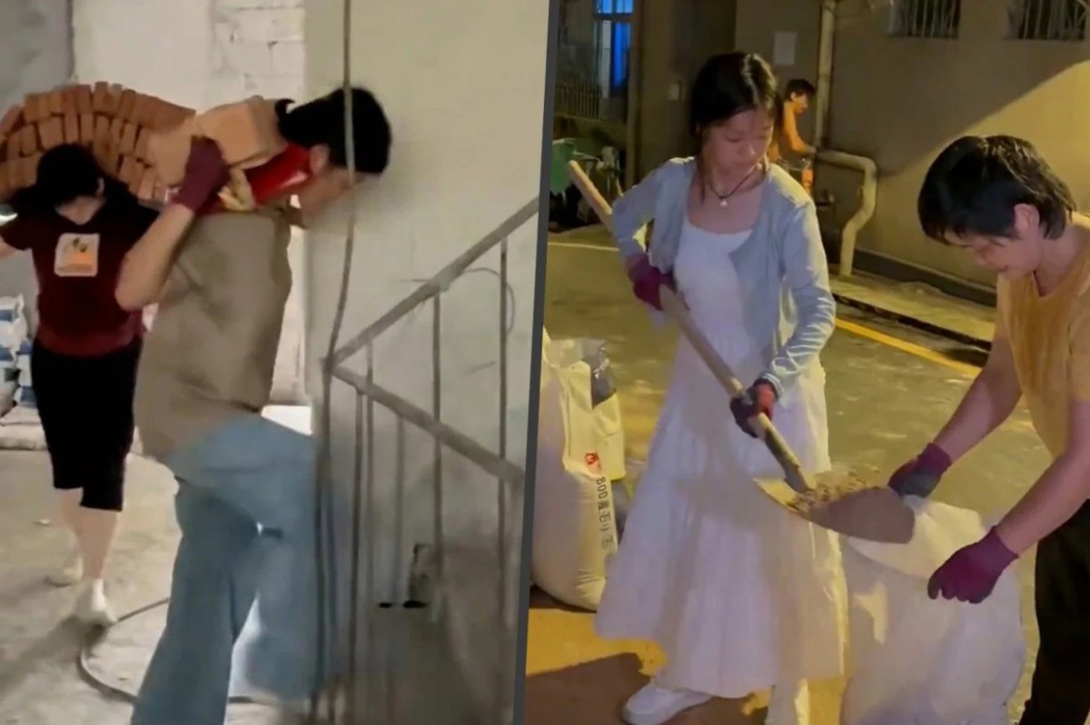 Xúc động nữ sinh ra công trường cõng gạch cùng mẹ để kiếm học phí đại học: Mỗi chuyến 10 viên được trả 15 nghìn đồng