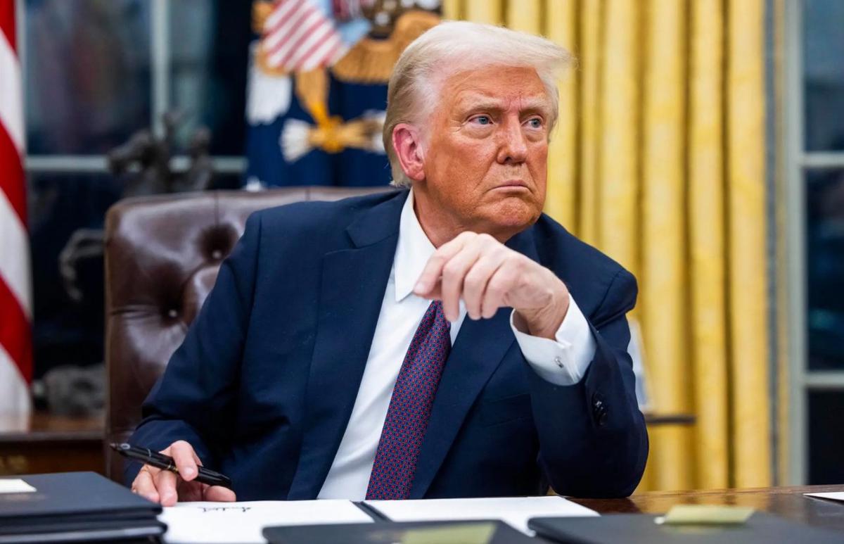 Tổng thống Donald Trump cân nhắc thu phí 2,6 tỷ đồng đối với sinh viên nước ngoài muốn ở lại Mỹ làm việc