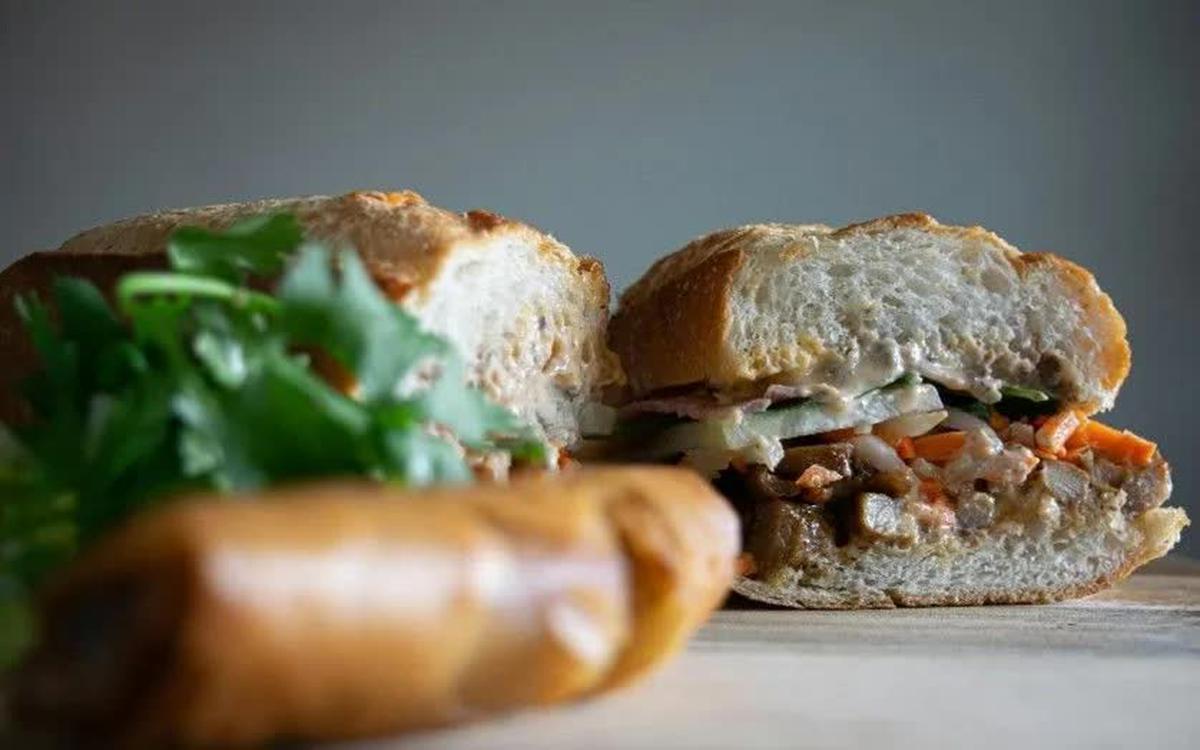 Bộ Y tế: Điều tra, xử lý vụ 84 người nghi ngộ độc sau ăn bánh mì ở Lâm Đồng