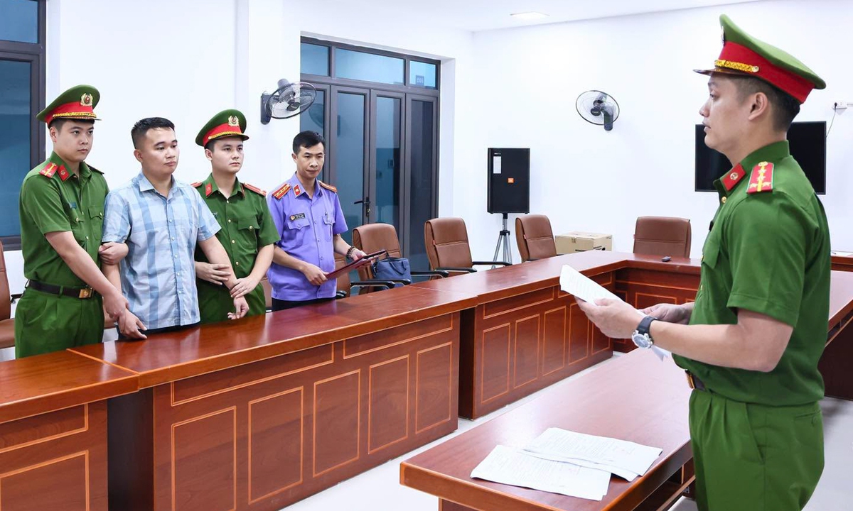 Vụ 146 điểm 10 môn Toán tốt nghiệp: Giữ khẩn cấp 1 giáo viên THPT Chuyên Tuyên Quang