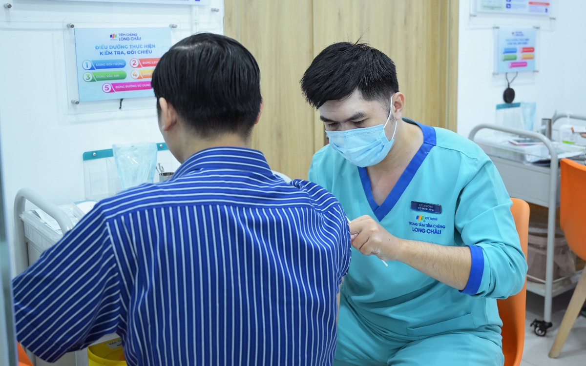 Quá tuổi, đã lập gia đình là không cần tiêm HPV...