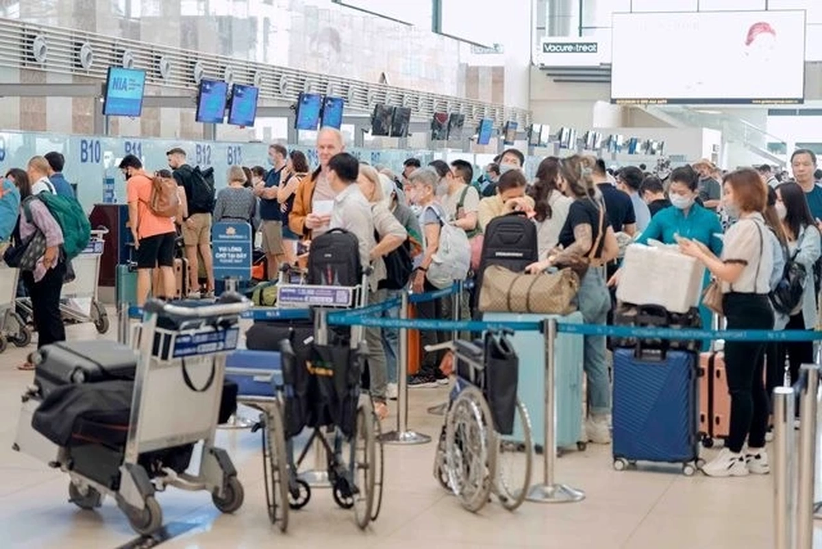 Thời hạn hoàn vé, mức bồi thường cho khách bị chậm, hủy chuyến bay