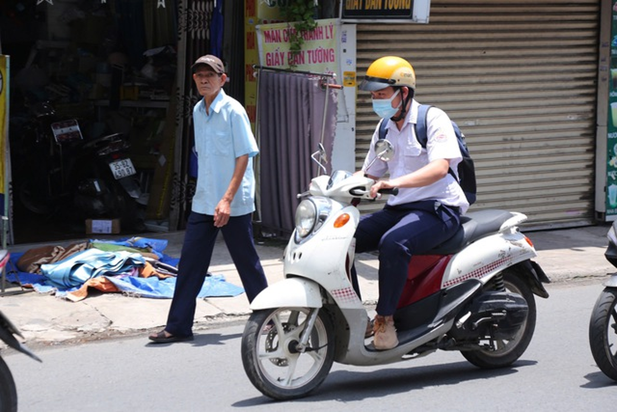 Cục CSGT bác tin "người từ 16 đến dưới 18 tuổi đi mọi loại xe máy đều bị phạt"