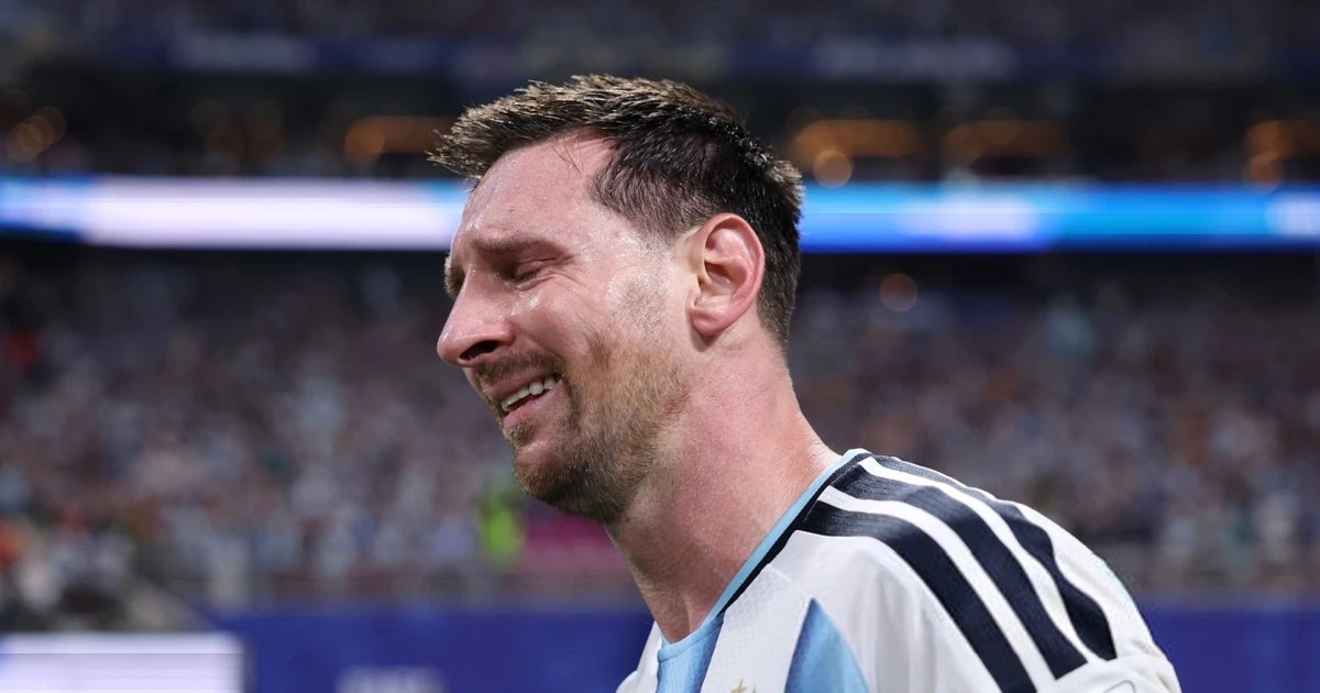 Messi bật khóc khi cùng Argentina trở về từ "cõi chết"