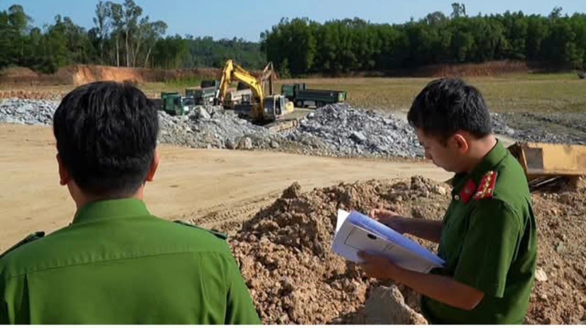 Thu lợi bất chính từ khai thác mỏ đất, Chủ tịch HĐQT cùng giám đốc bị khởi tố