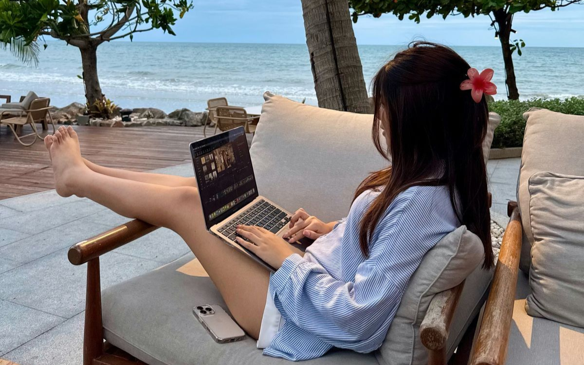 Work from anywhere là gì mà chỉ có người đi làm đủ xịn mới “đu” được?