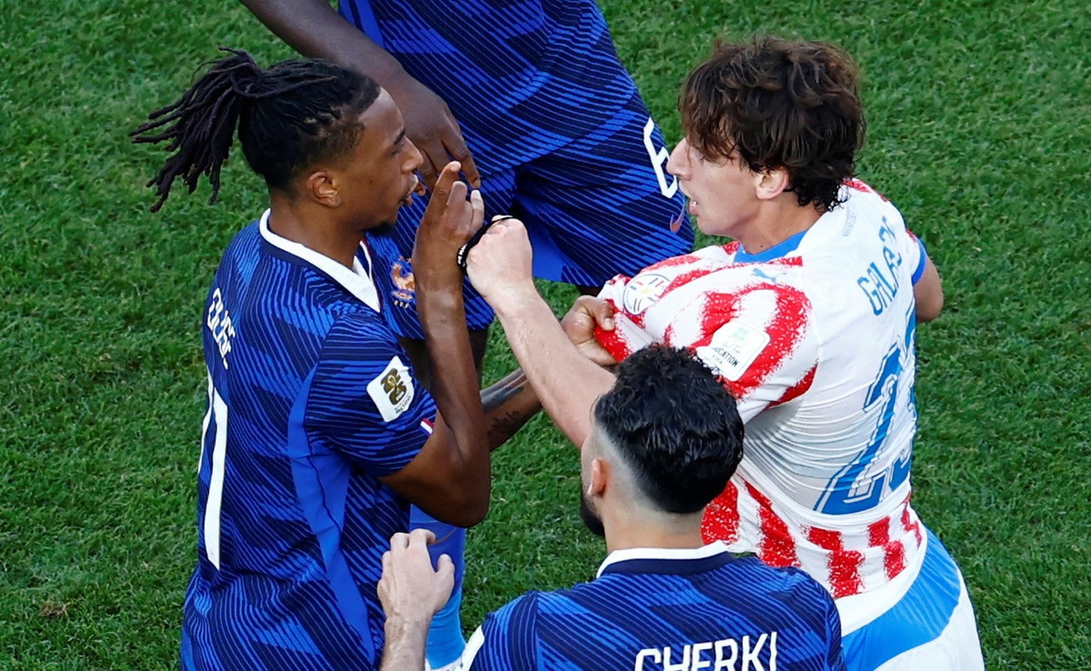 FIFA từ chối xóa thẻ cho cầu thủ Pháp